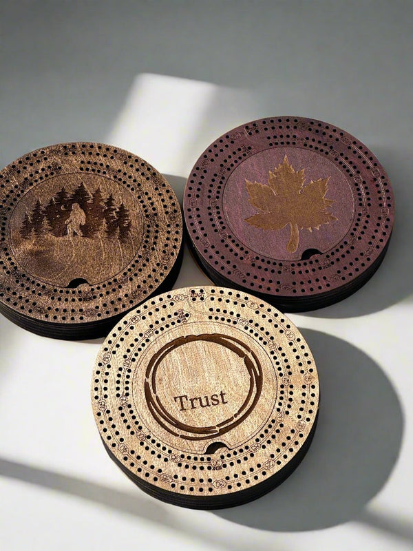 7.5 in. round crib board,espresso ,maple and dark cherry stain for 2 player,engrav with maple leaf,big foot and a ring form lord of the ring logo