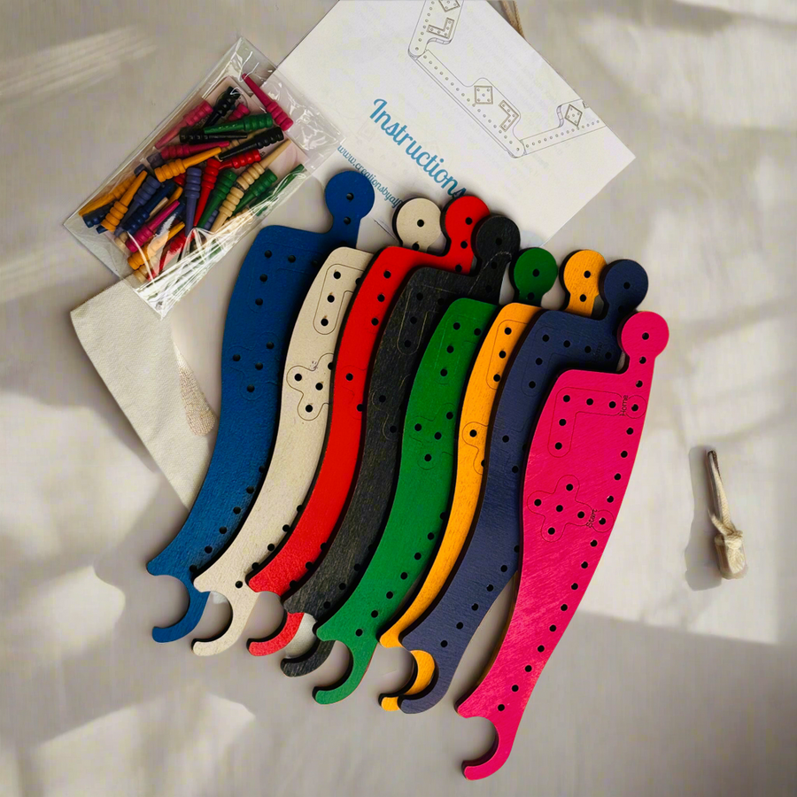 Set of Jokers and pegs boards,8 players with set of wood pegs